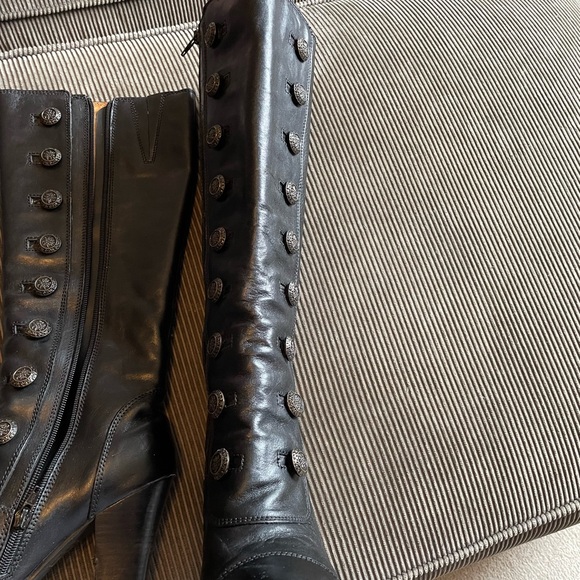 Mix Mooz black military style boot. Size 7. One heel slightly damaged. - Picture 2 of 3